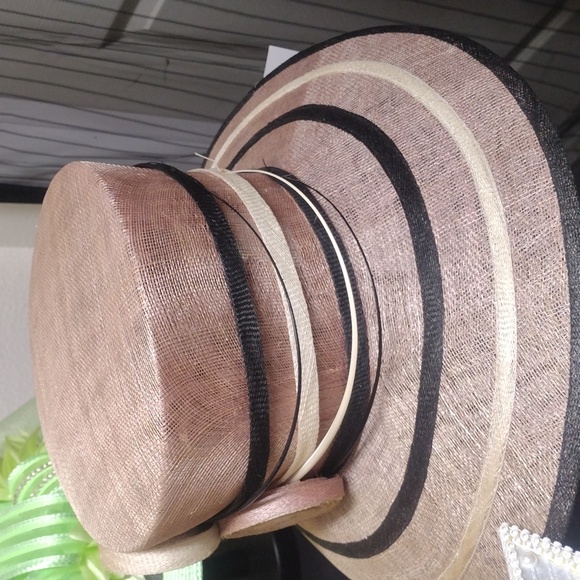 Hat - Picture 3 of 3